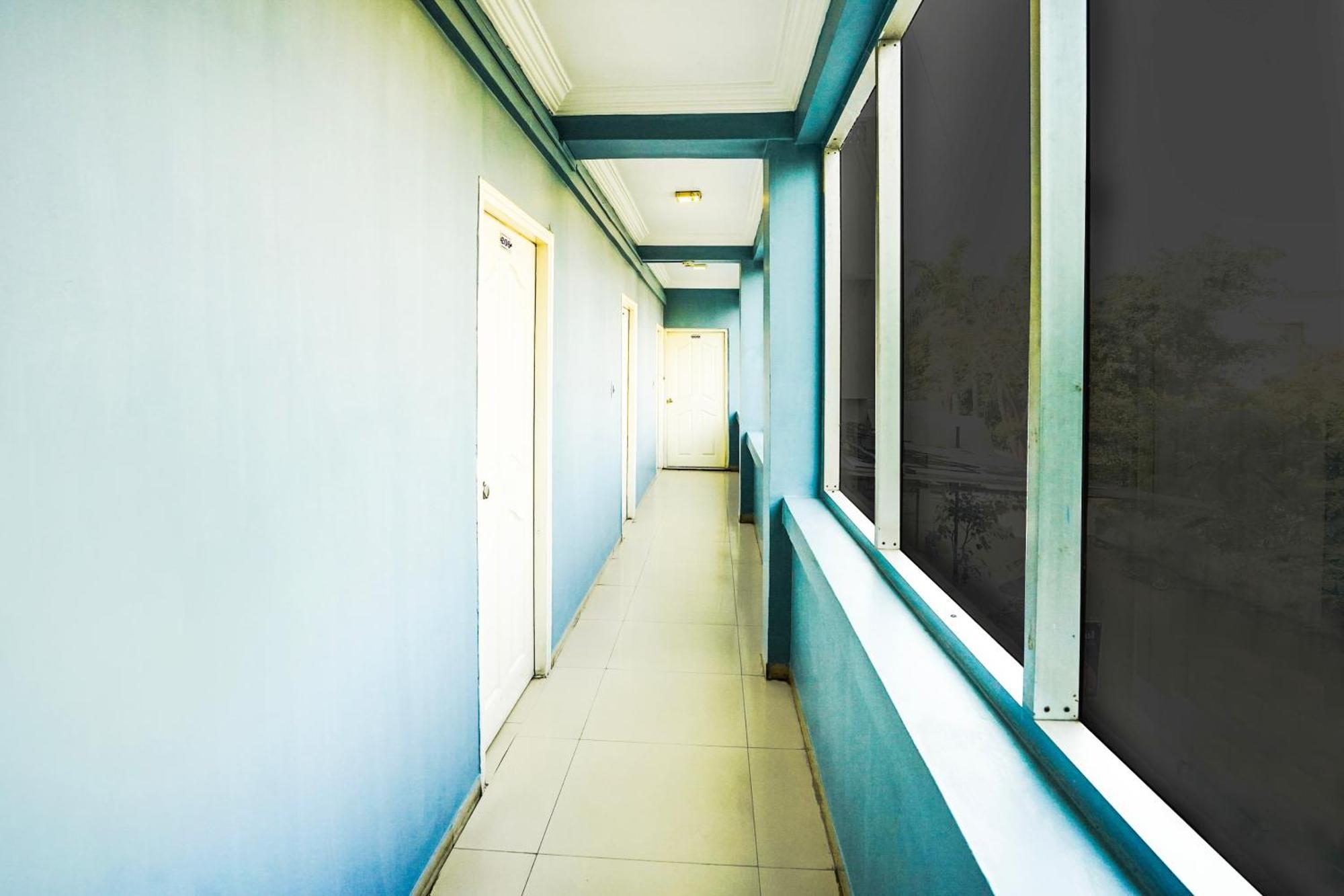 Hotel O Vibrant Residency Ahmedabad Exterior photo