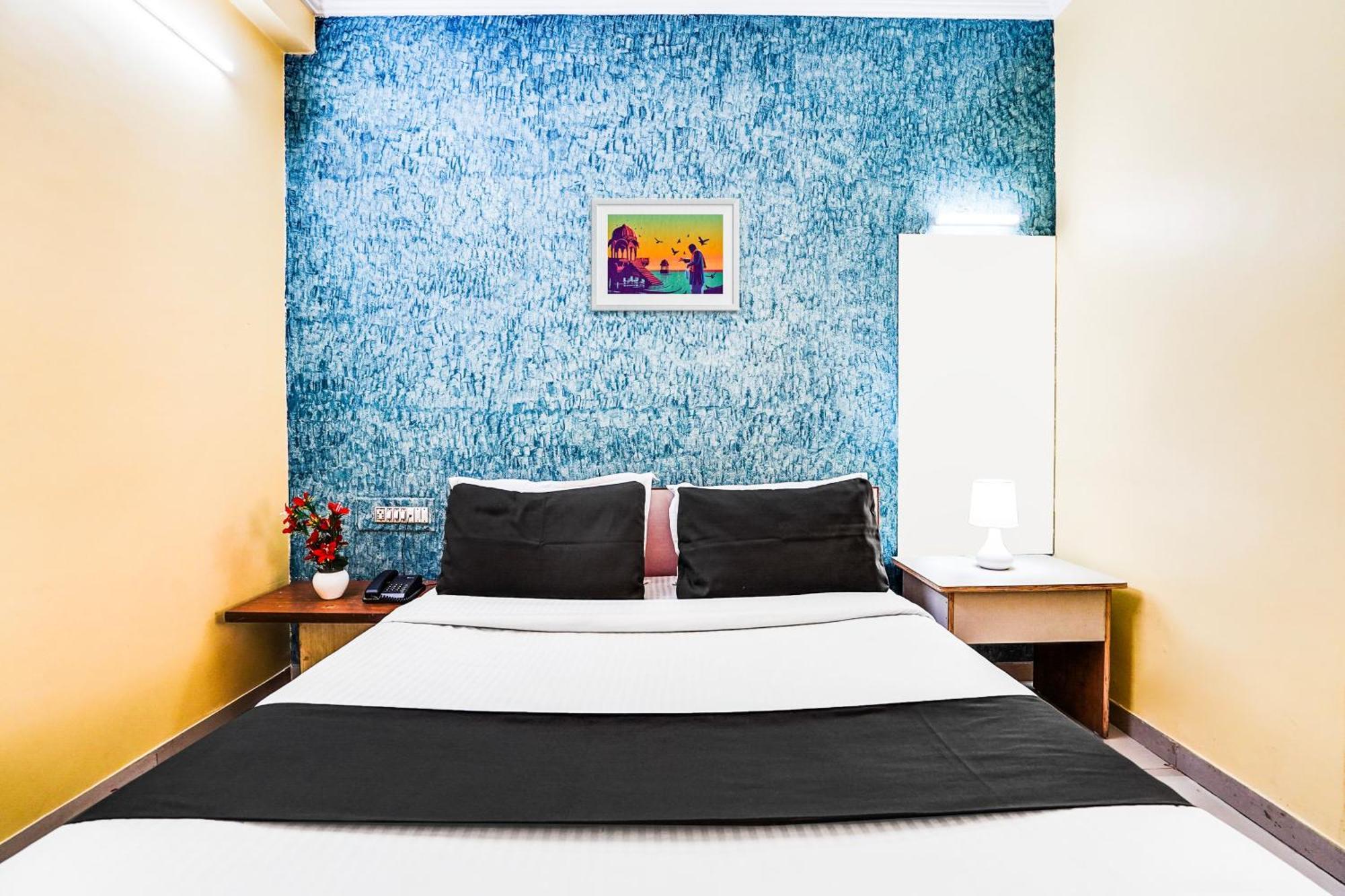 Hotel O Vibrant Residency Ahmedabad Exterior photo