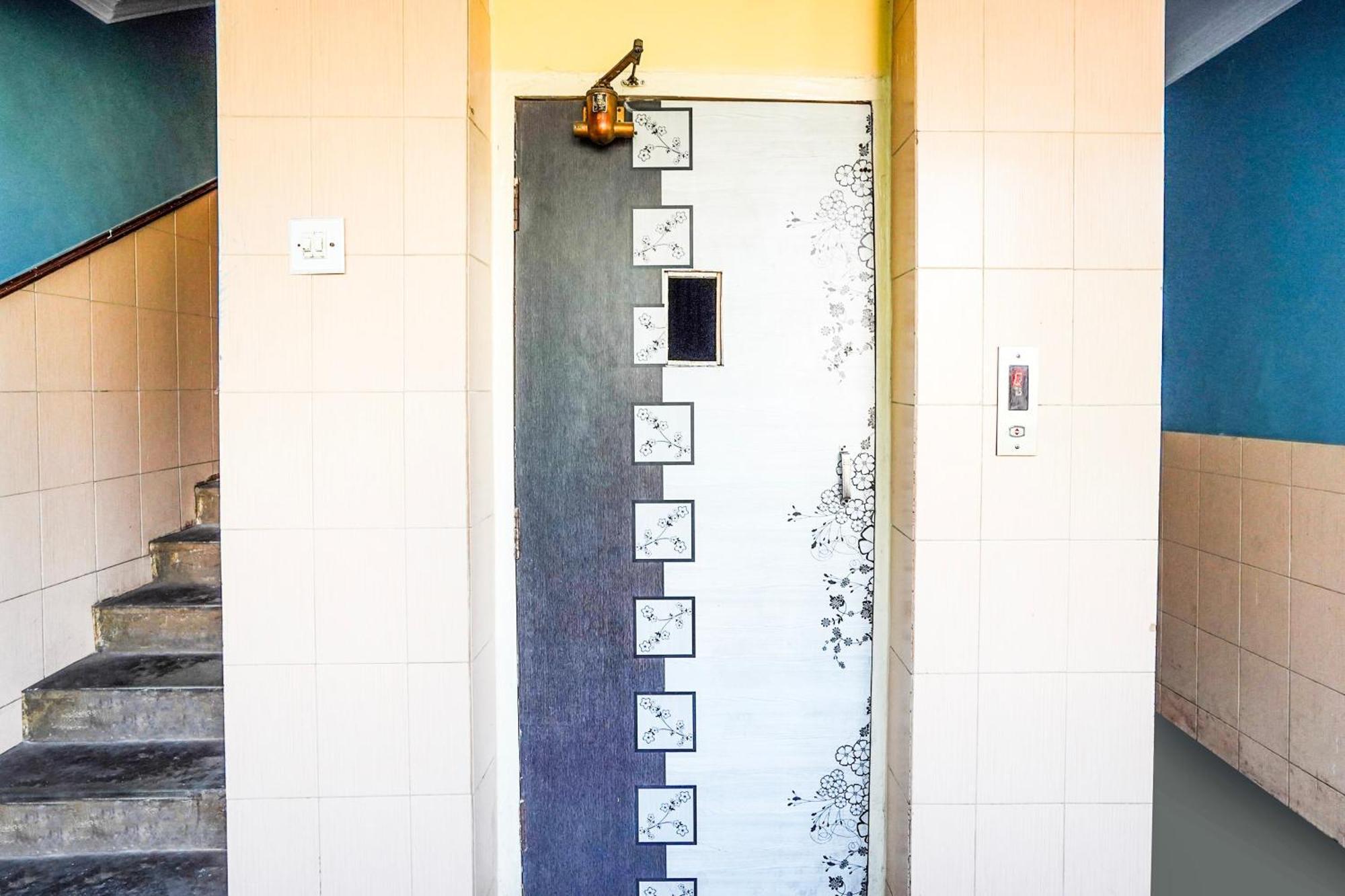 Hotel O Vibrant Residency Ahmedabad Exterior photo