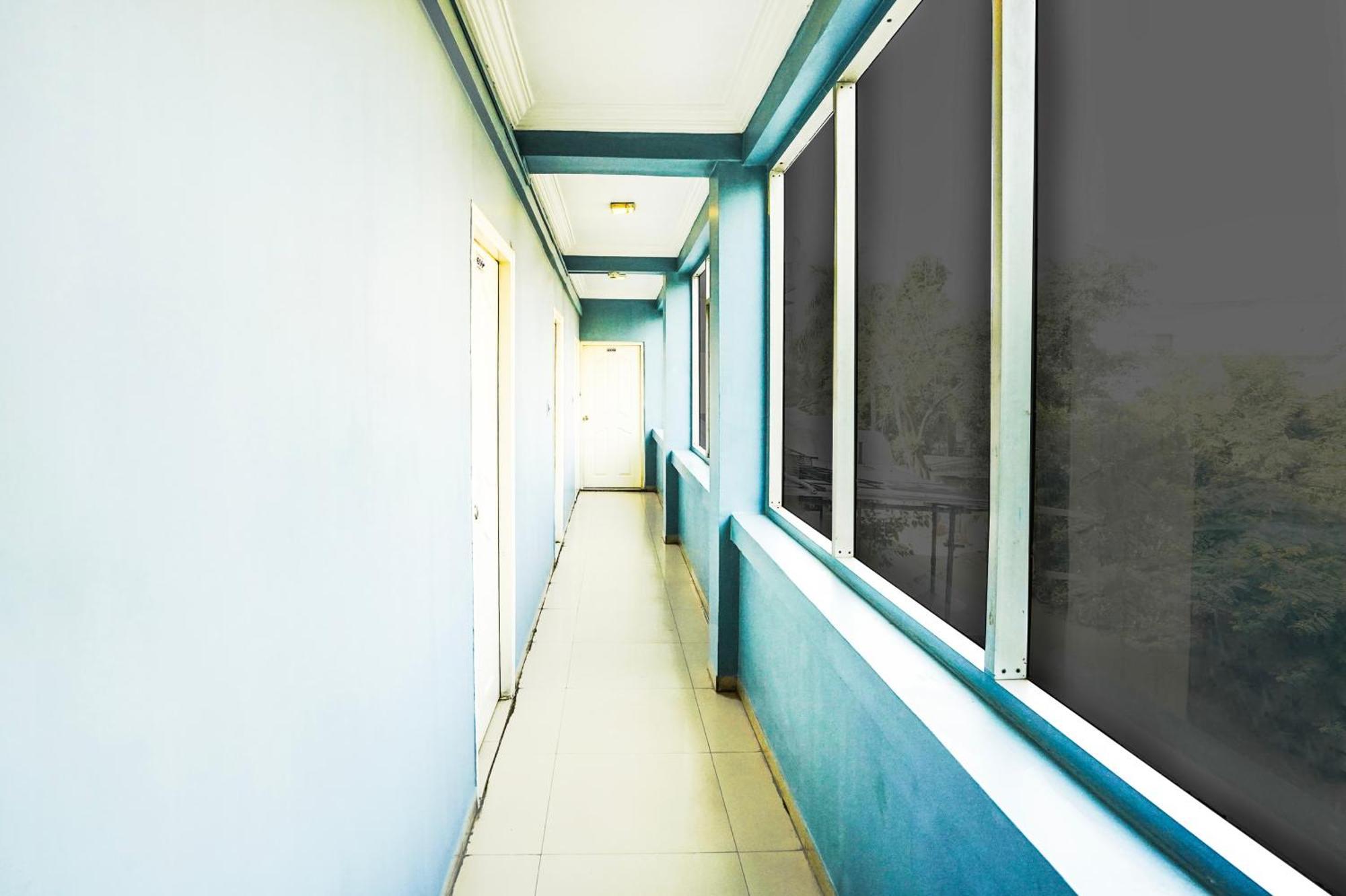 Hotel O Vibrant Residency Ahmedabad Exterior photo