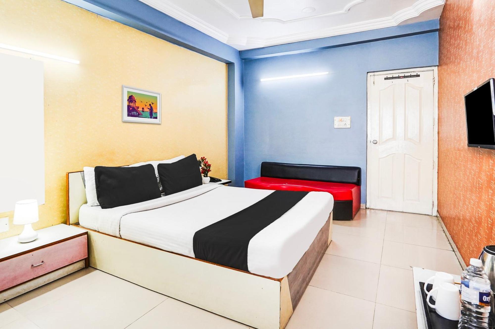 Hotel O Vibrant Residency Ahmedabad Exterior photo